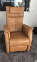 Degelijke zgan sta op fauteuil elektrisch 1,5 jaar oud leer, Huis en Inrichting, Fauteuils, Ophalen, Zo goed als nieuw, Leer