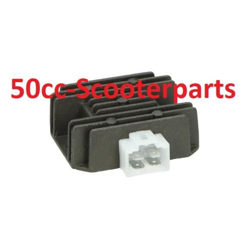 Spanningsregelaar groot vaste stekker Baotian jet50 4T 4-pol, Motoren, Tuning en Styling, Ophalen of Verzenden