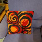 retro kussen wollen kussen oranje kussen, Kolibrivintagehal@gmail.com, Gebruikt, Aaldertgeertsstraat 43 Olst, Vierkant