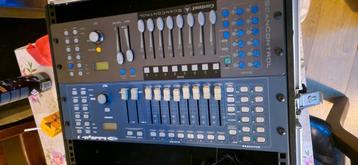 2x lighttafels in flightcase 2x 16 channels / DMX beschikbaar voor biedingen