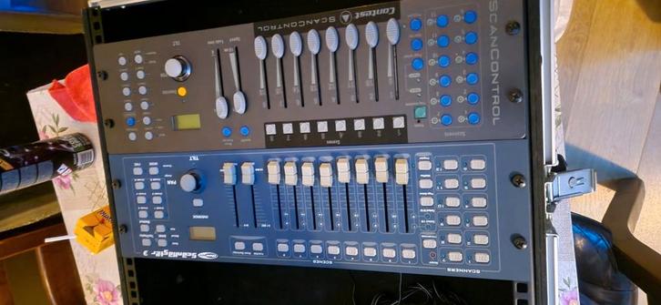 2x lighttafels in flightcase 2x 16 channels / DMX, Muziek en Instrumenten, Mengpanelen, Zo goed als nieuw, 20 kanalen of meer