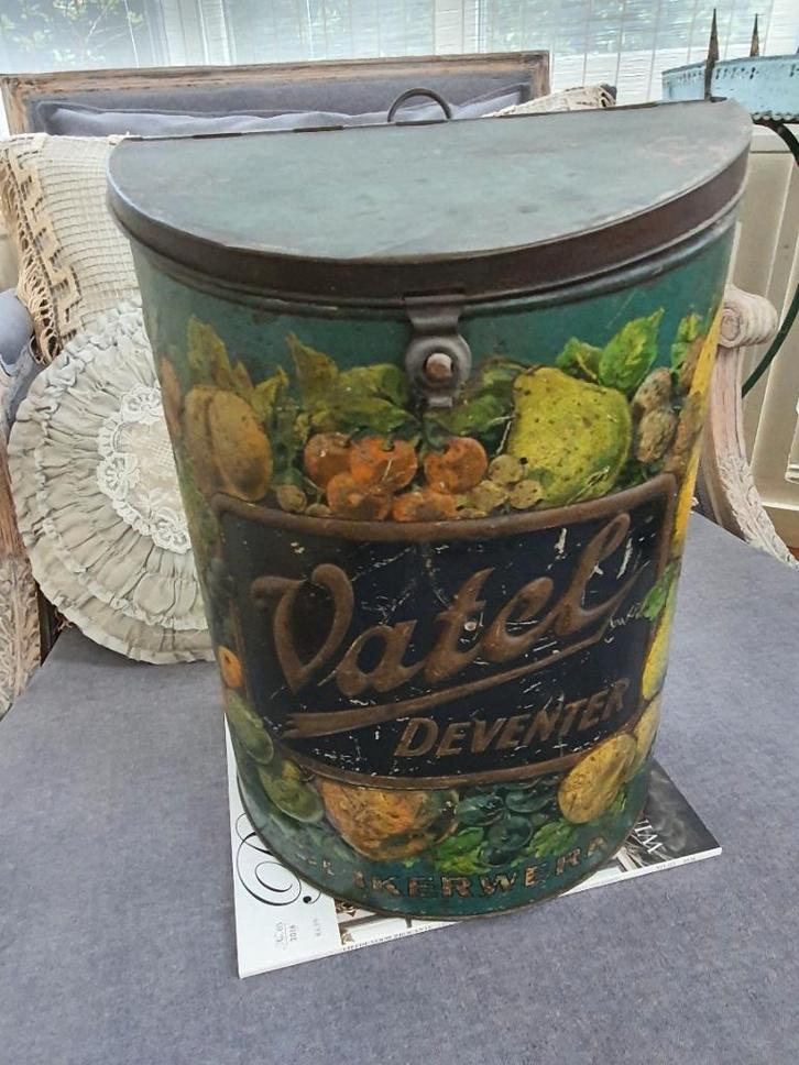 antiek VATEL WINKELBLIK /SUIKERWERKFABRIEK Deventer, h 39 cm, Verzamelen, Blikken, Zo goed als nieuw, Overige, Overige merken