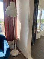 Vloerlamp Hektar IKEA wit, Huis en Inrichting, Lampen | Vloerlampen, Ophalen, Gebruikt, 150 tot 200 cm