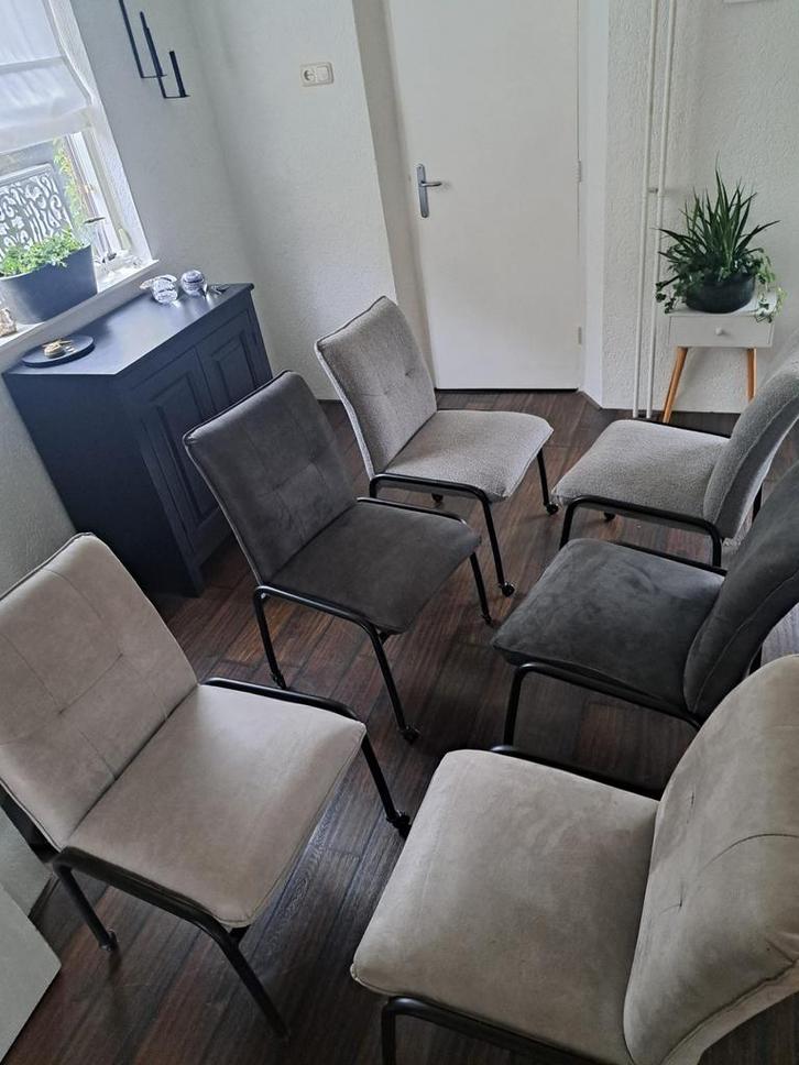 Eetkamerstoelen met wieltjes te koop ZGAN!, Huis en Inrichting, Stoelen, Zo goed als nieuw, Vijf, Zes of meer stoelen, Ophalen of Verzenden
