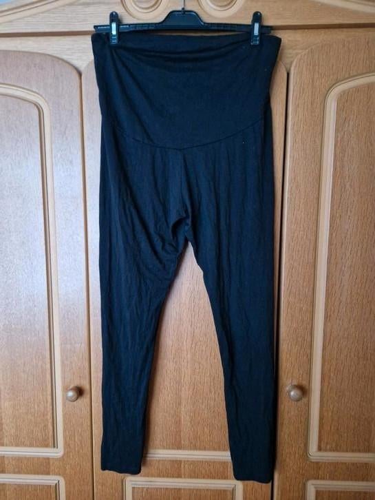 Broek/legging van Esmara maat 44/46, Legging, Zwart, Maat 44/46 (L), Gedragen