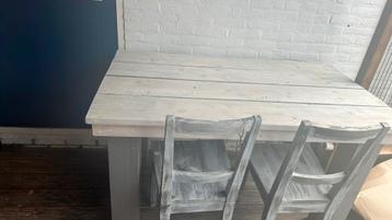 Gratis tuintafel + 2 stoelen  beschikbaar voor biedingen