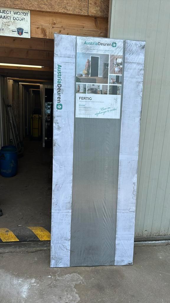 Stompe zwarte binnendeur 88x231.5 cm rechtshangend nr 780, Doe-het-zelf en Verbouw, Deuren en Horren, Nieuw, Binnendeur, 215 cm of meer