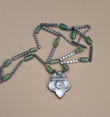 Vintage Zilver en groene Chryosprase steen Ketting- India beschikbaar voor biedingen