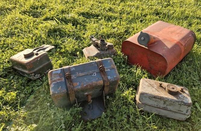 Diverse brandstoftankjes - Stationaire motor, trekker, pomp, Hobby en Vrije tijd, Overige Hobby en Vrije tijd, Gebruikt, Ophalen of Verzenden