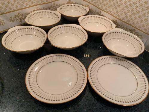 Noritake 7029 Florence Dinnerware Set, Antiek en Kunst, Antiek | Servies los, Ophalen of Verzenden