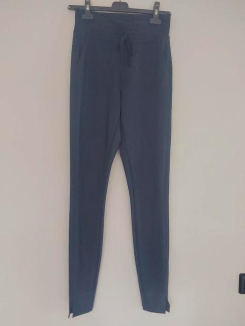 Downstairs bonded broek van Studio Anneloes maat xxs, Kleding | Dames, Broeken en Pantalons, Zo goed als nieuw, Maat 34 (XS) of kleiner