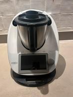 Thermomix TM6 - Inclusief onderzetplank en bladecover, Ophalen, 3 snelheden of meer, Zo goed als nieuw, 2 tot 3 liter