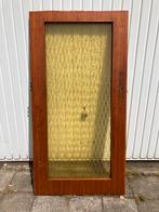 Geel decoratie-glas (in defecte binnendeur), Ophalen