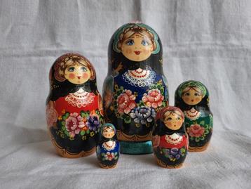 Matroesjka met bloemen 5 delig  beschikbaar voor biedingen