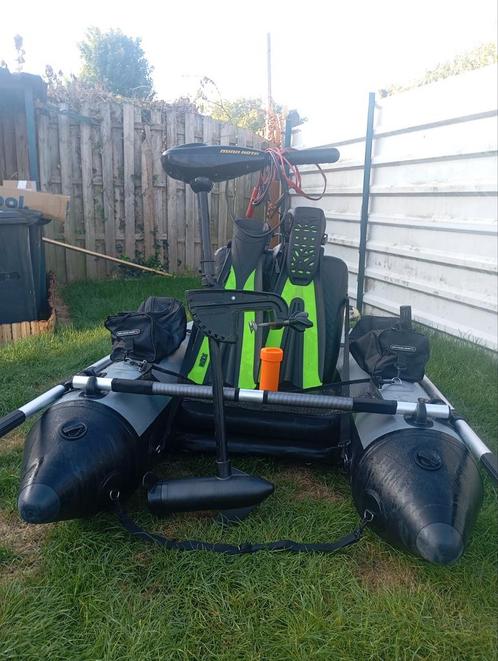 Bellyboat Savage gear170 "new"plus minn Kota 30 lbs, Watersport en Boten, Kajaks, Ophalen