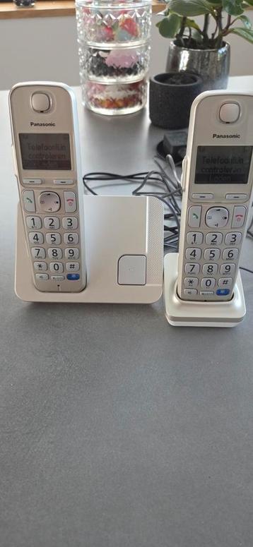 Dect Panasonic telefoon basis + 1 extra station beschikbaar voor biedingen