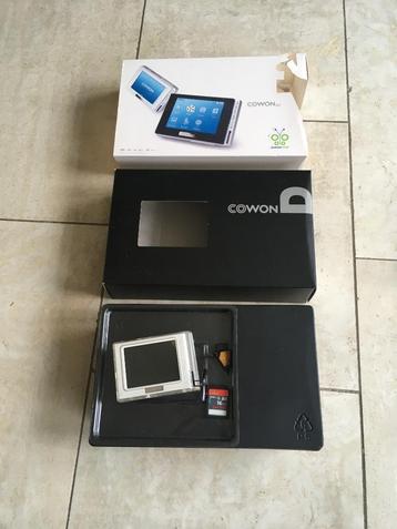 Cowon D2 – White 2GB + 16GB