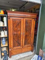 Mahoniehouten kast, Ophalen