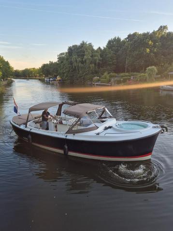 Luxe sloep met JACUZZI  beschikbaar voor biedingen