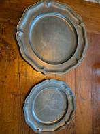 Twee tinnen borden met decoratieve rand, Antiek en Kunst, Ophalen of Verzenden