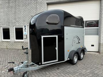 WERKELIJK NIEUWE Cheval Liberte 1.5 paards paardentrailer! beschikbaar voor biedingen