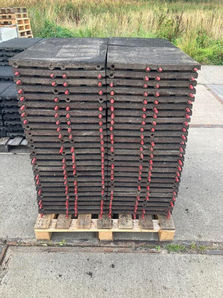 72 vochtdoorlatende rubberen tegels 50x50x4,5cm, Dieren en Toebehoren, Stalling en Weidegang
