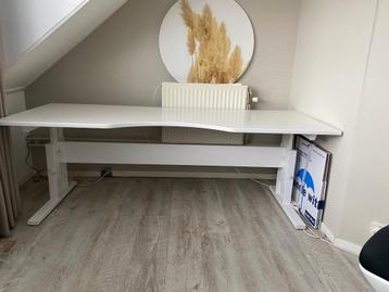 Bureau beschikbaar voor biedingen