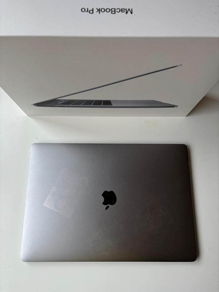 Macbook Pro 2017 i7 15 inch 16GB RAM 256GB SSD Touchbar, Computers en Software, Apple Macbooks, Zo goed als nieuw, MacBook Pro