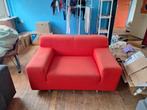 Rode loveseat bank, Ophalen, Tweepersoons, 75 tot 100 cm, Zo goed als nieuw