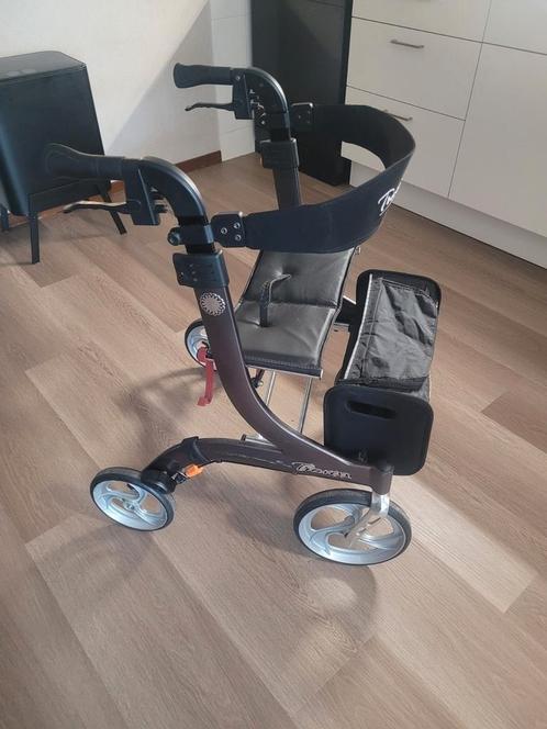 Travixx Classic Rollator M, Diversen, Rollators, Zo goed als nieuw, Lichtgewicht, Opvouwbaar, Ophalen