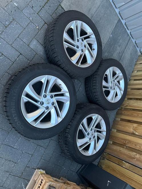 17inch Originele Nissan Qashqai Velgen! A merk Winterbanden!, Auto-onderdelen, Banden en Velgen, Banden en Velgen, Winterbanden