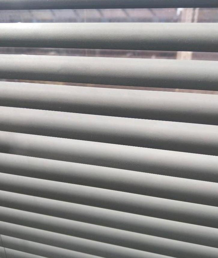 Luxaflex Aluminium Jaloezie wit - 1 stuk, Huis en Inrichting, Stoffering | Gordijnen en Lamellen, Zo goed als nieuw, Wit, Ophalen of Verzenden
