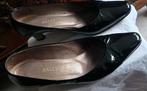 Maat 40 (6,5) zwart lak pumps, Bally. Goudkleurige hak, Pumps, Zwart, Ophalen of Verzenden, Gedragen