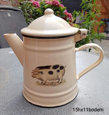 Brocante emaille koffiepotje met afbeelding van varkentje beschikbaar voor biedingen