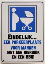 Parkeerplaats bierbuik en BBQ reclamebord van metaal deco