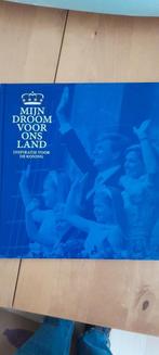 Boek koning Willem Alexander, Verzamelen, Koninklijk Huis en Royalty, Ophalen, Zo goed als nieuw, Nederland, Tijdschrift of Boek