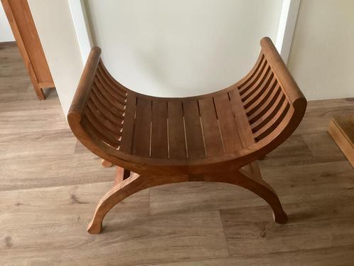 Teak hout kruk, “Anteak” Romeinse stoel/ Aziatische kruk, Huis en Inrichting, Banken | Voetenbanken en Poefen, Gebruikt, 50 tot 75 cm