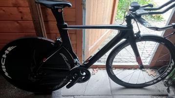 Tijdritfiets beschikbaar voor biedingen