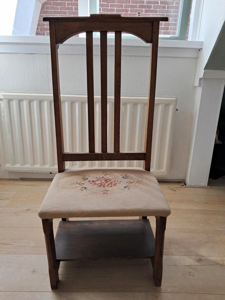 Antieke Biechtstoel Stoel met Naaldwerk Zitting, Antiek en Kunst, Antiek | Meubels | Stoelen en Banken, Ophalen