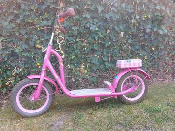 Roze Lief step. beschikbaar voor biedingen