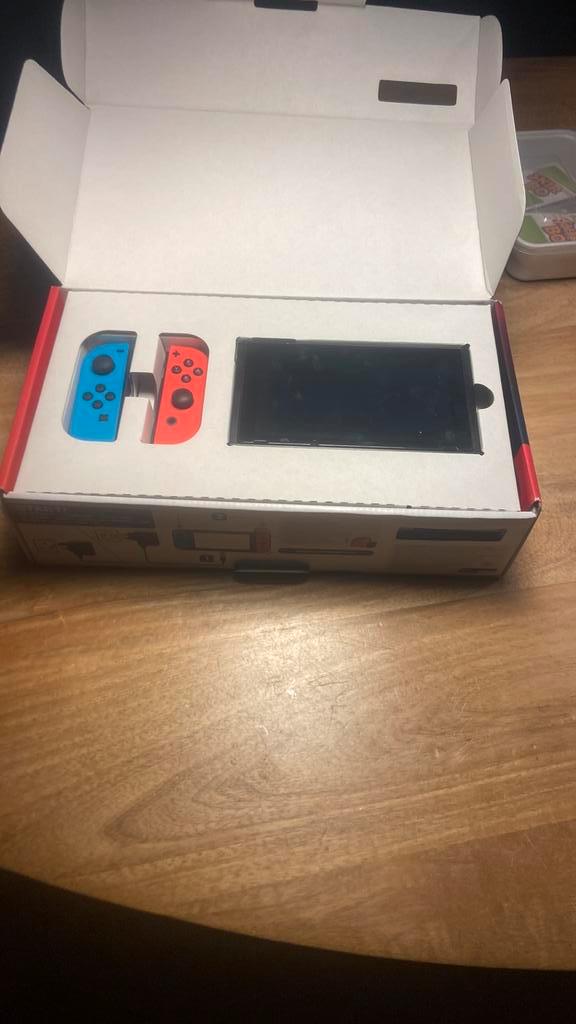 Switch V2 2019 zo goed als nieuw, Spelcomputers en Games, Spelcomputers | Nintendo Switch, Zo goed als nieuw, Switch 2019 Upgrade