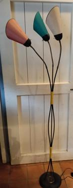 Vintage Jaren 50 Vloerlamp met 3 Kapjes, Huis en Inrichting, Ophalen, Gebruikt, VINTAGE, Metaal