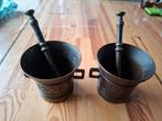 Twee bronzen apothekers vijzel en stamper., Ophalen