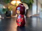 Vintage Japanse Kokeshi pop – Handbeschilderd, rode kimono, Ophalen of Verzenden, Zo goed als nieuw, Pop