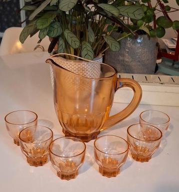 Art deco, Frans roze persglas, kan en glazen  beschikbaar voor biedingen