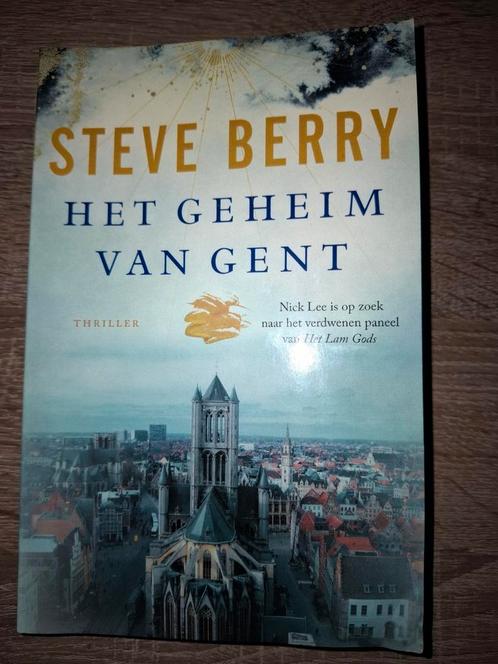 Steve Berry - Het geheim van Gent, Boeken, Thrillers, Zo goed als nieuw, Nederland, Ophalen of Verzenden