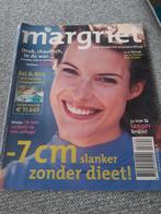 Margriet 2002. Nr 37. Ja zuster, nee zuster. Donald Duck, Ophalen of Verzenden, 1980 tot heden, Tijdschrift