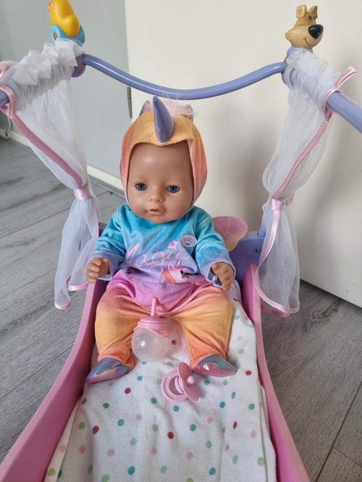 Baby Bornbed en babyborn pop, Kinderen en Baby's, Speelgoed | Poppen, Zo goed als nieuw, Babypop, Ophalen of Verzenden