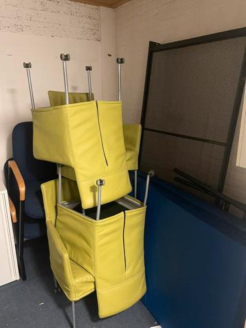 GRATIS 6 stoelen en een bed 