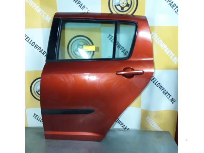 Portier 4Deurs links-achter van een Suzuki Swift (ZFS), Auto-onderdelen, Carrosserie en Plaatwerk, Deur, Suzuki, Gebruikt, 3 maanden garantie